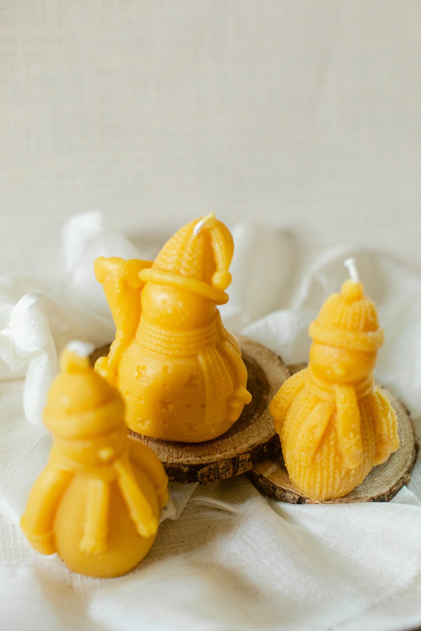 Beeswax Snowman Candle