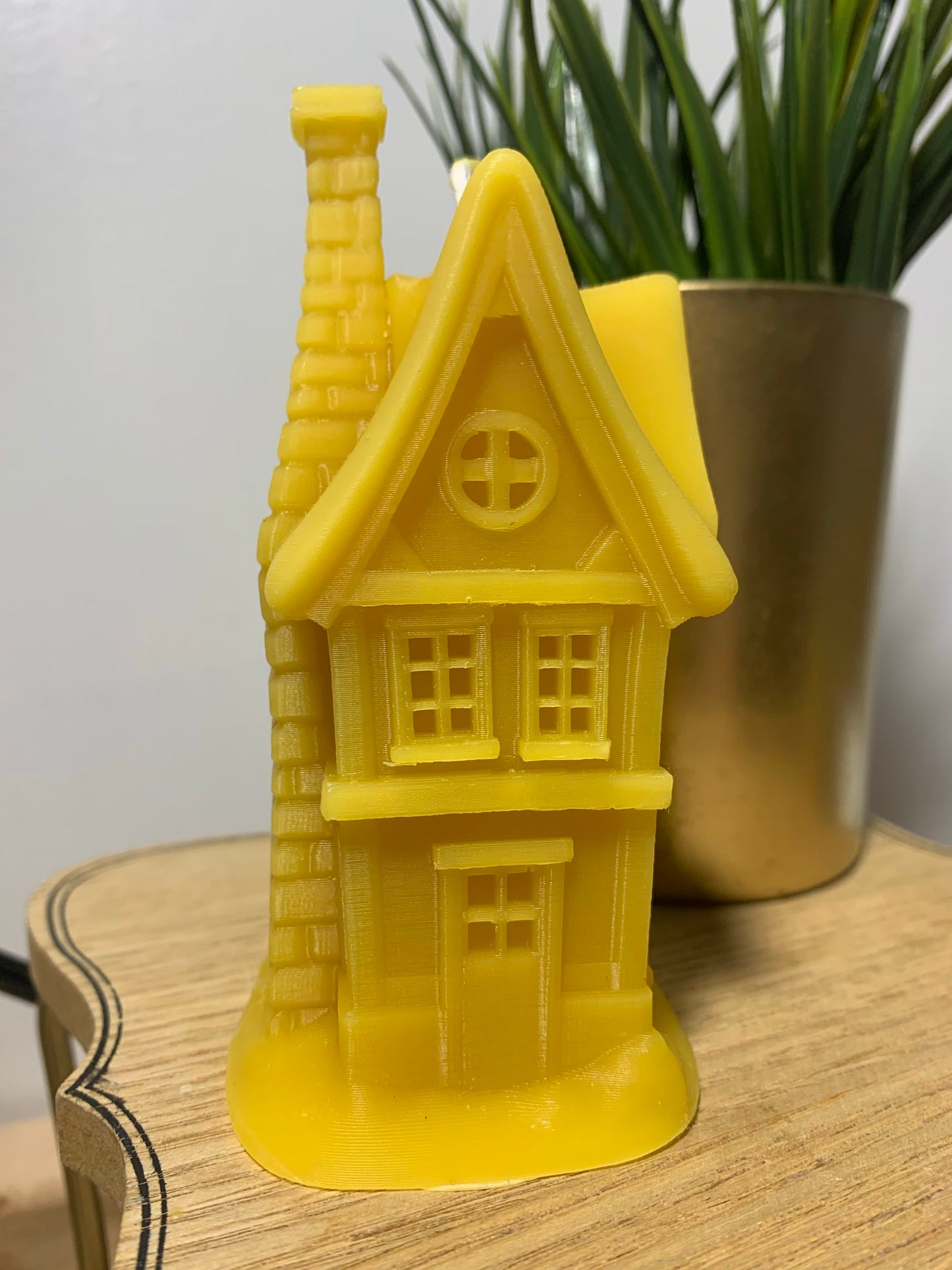 100% Beeswax House Candle