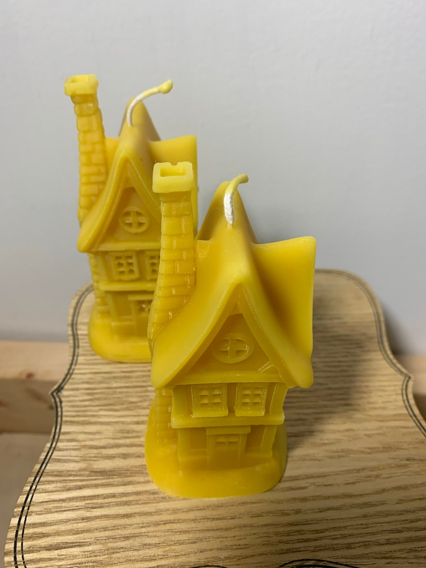 100% Beeswax House Candle