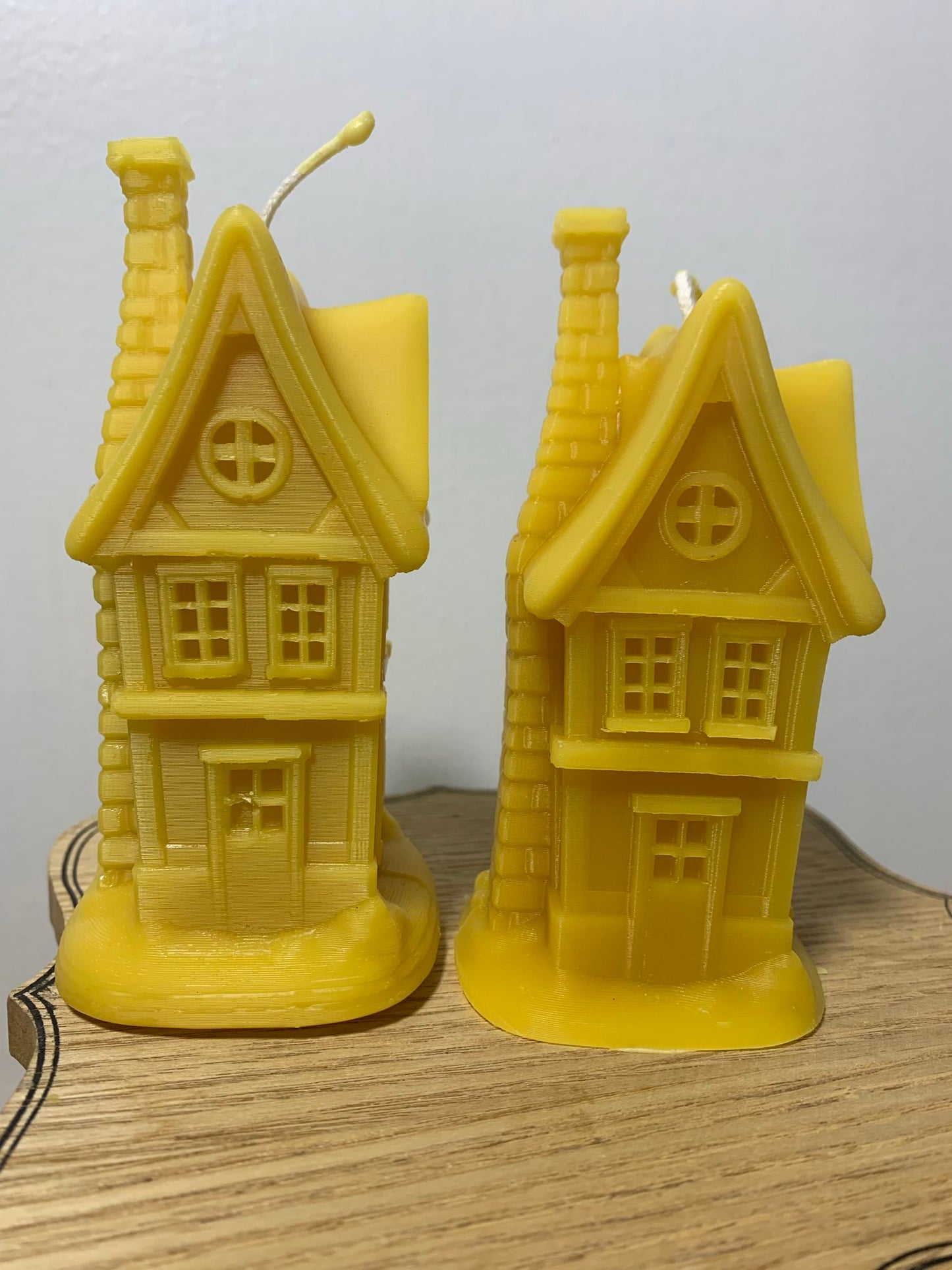 100% Beeswax House Candle