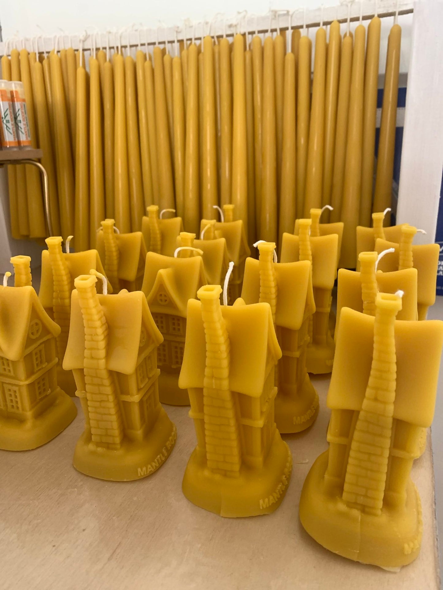 100% Beeswax House Candle